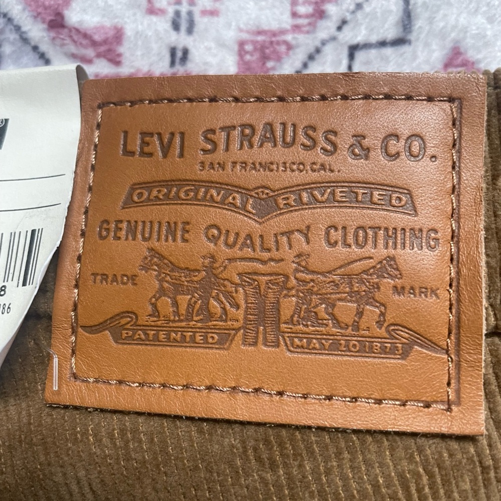 Levi's Ribcage Straight Ankle Corduroy Pants - Picture 4 of 5